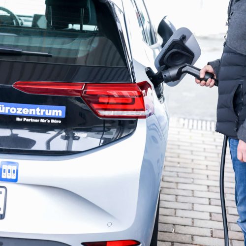 bzb-buerozentrum-nachhaltig-e-auto
